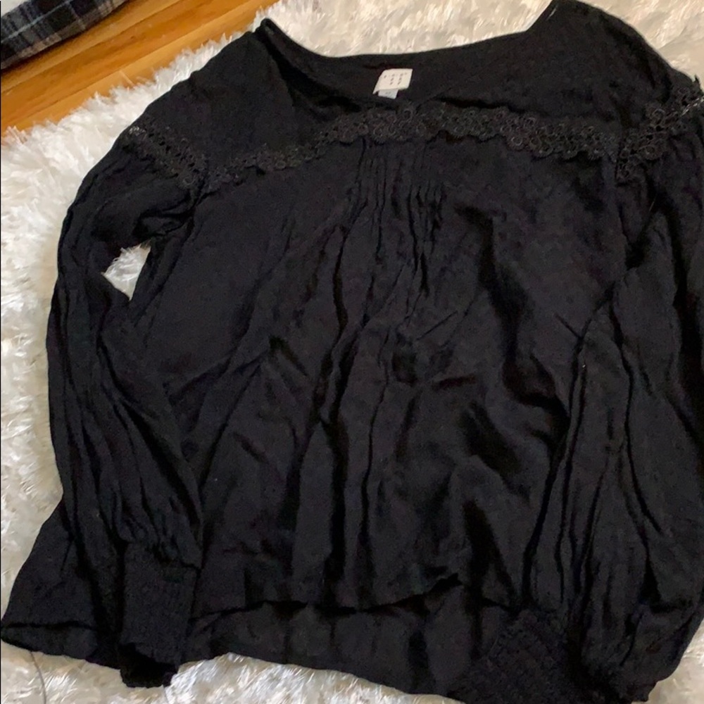 black top with lace